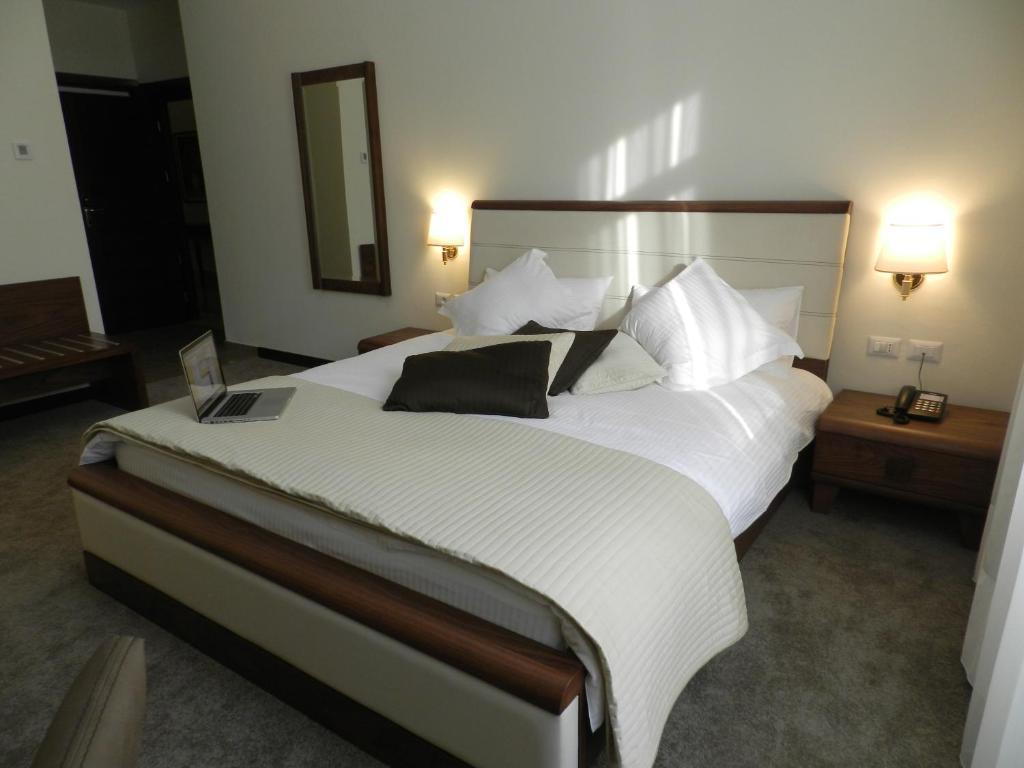 Boutique Hotel Kotoni Τίρανα Δωμάτιο φωτογραφία