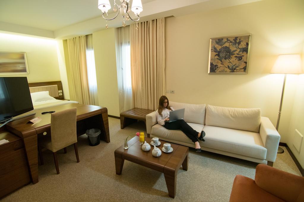 Boutique Hotel Kotoni Τίρανα Εξωτερικό φωτογραφία