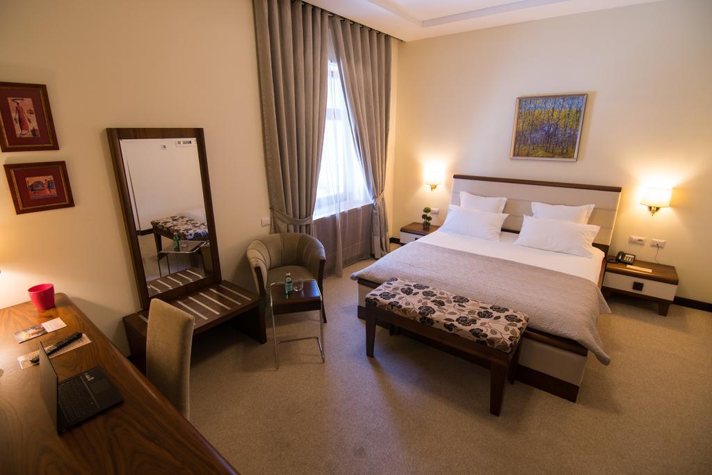 Boutique Hotel Kotoni Τίρανα Εξωτερικό φωτογραφία
