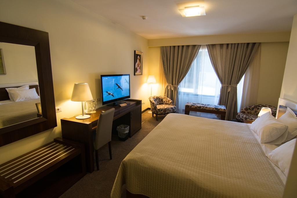 Boutique Hotel Kotoni Τίρανα Εξωτερικό φωτογραφία