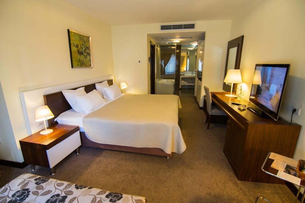 Boutique Hotel Kotoni Τίρανα Εξωτερικό φωτογραφία